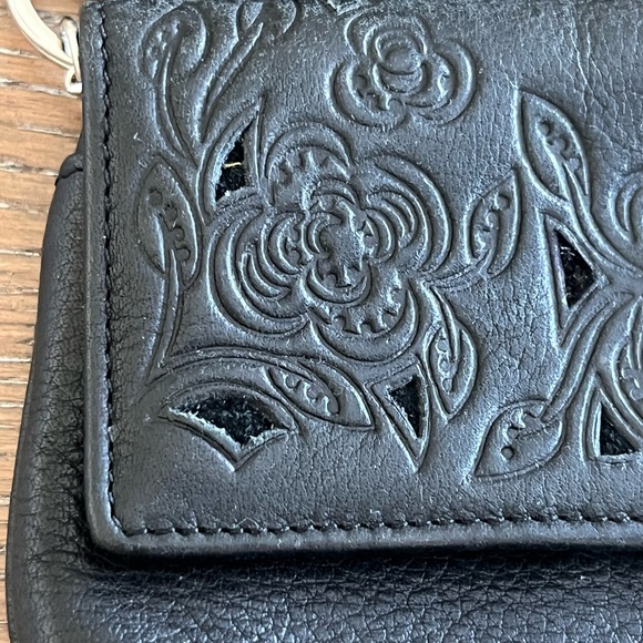 Fossil Black Floral Embossed Leather Key Pouch Wallet with ID Card Holder - Picture 3 of 11